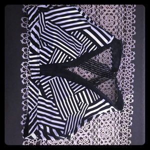 Victoria's Secret Intimates & Sleepwear - Victoria Sport Striped Bra Victoria's Secret Intimates & Sleepwear - Victoria Sport Striped Bra